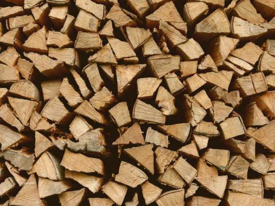 Skaldīta malka (bērzs, alksnis, lapu koki) Skaldīta malka (bērzs, alksnis, lapu koki)